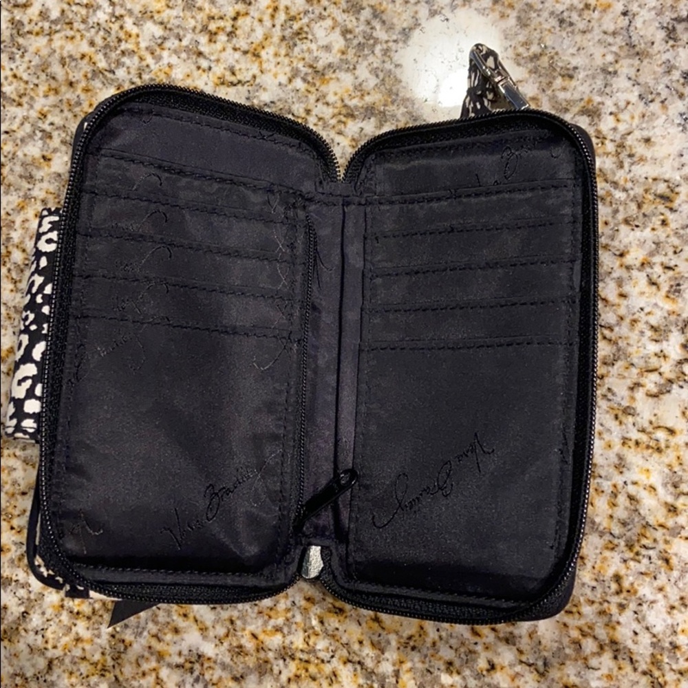 Vera Bradley wristlet with phone holder - Picture 2 of 3